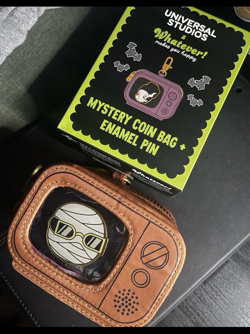 Universal Monsters Whatever Makes You Happy Mystery coin bag/pin - Invisible Man